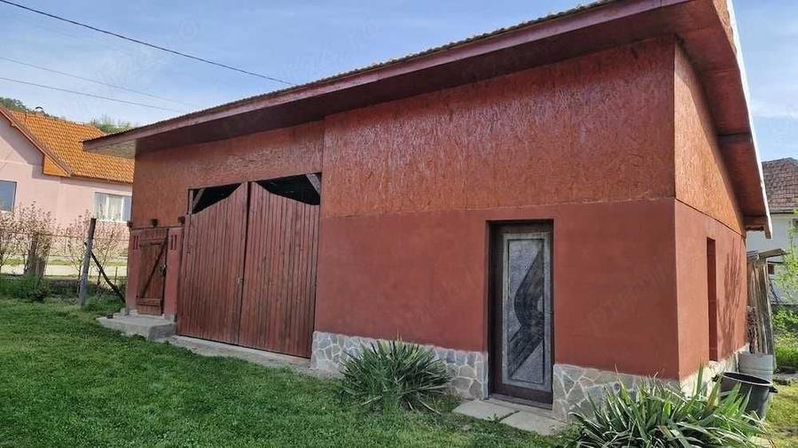 Casă cu 2 camere cu Teren 2700 Mp în Măhăceni