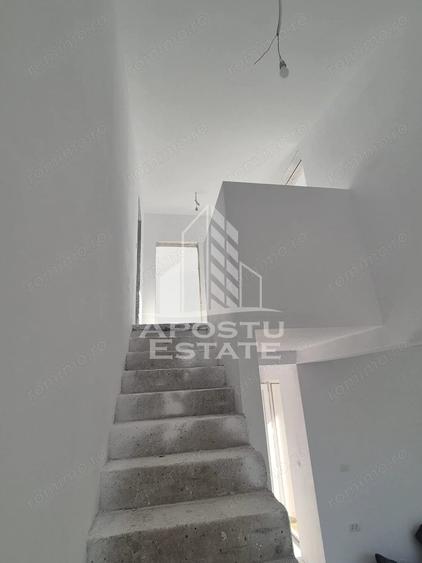 Casă cu Teren 332 Mp în Plopi