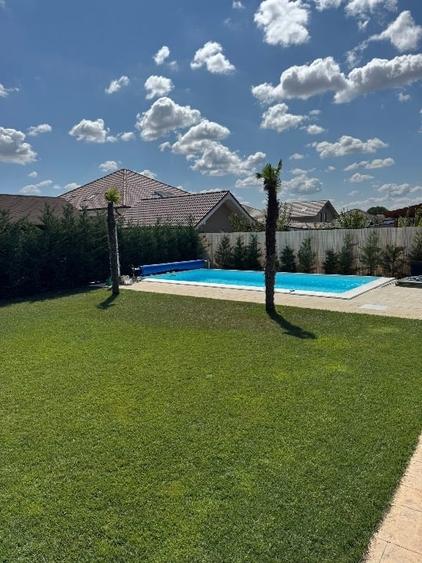 Casă individuală cu 4 camere cu Garaj în Sânandrei