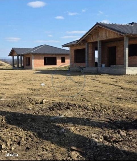 Casă cu 3 camere cu Teren 500 Mp în Central