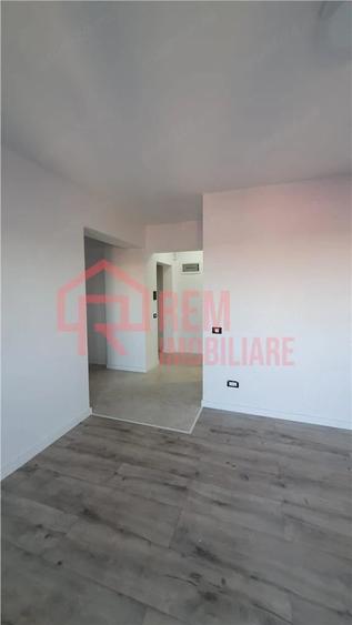 Apartament cu 3 camere semidecomandat în Fundeni
