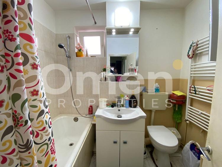 Apartament cu 4 camere decomandat în Traian