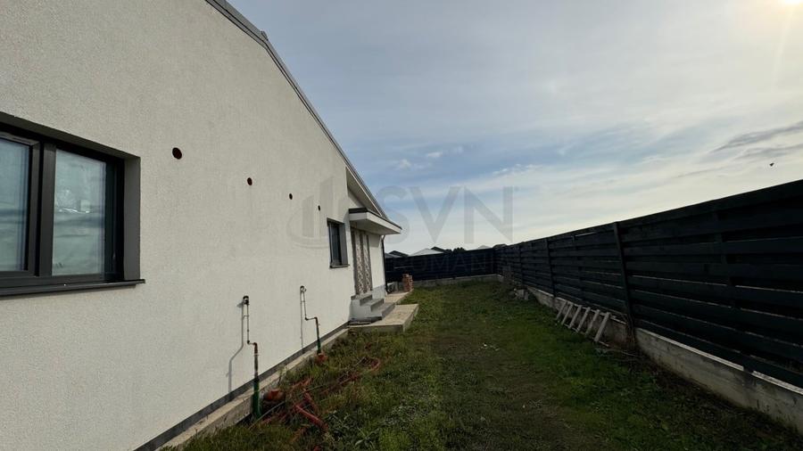 Casă individuală cu 3 camere cu Canalizare în Tunari
