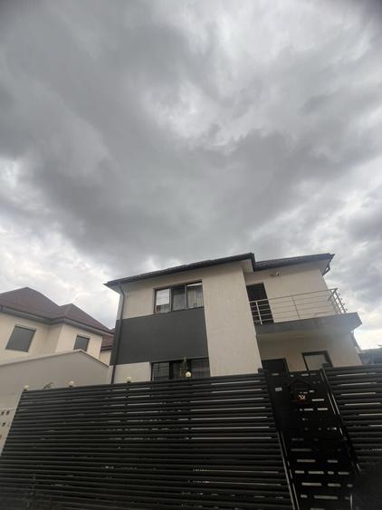 Casă cu 3 camere în Olteni