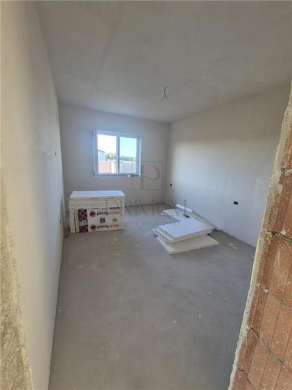 Duplex cu 4 camere cu Teren 300 Mp în Moșnița Nouă