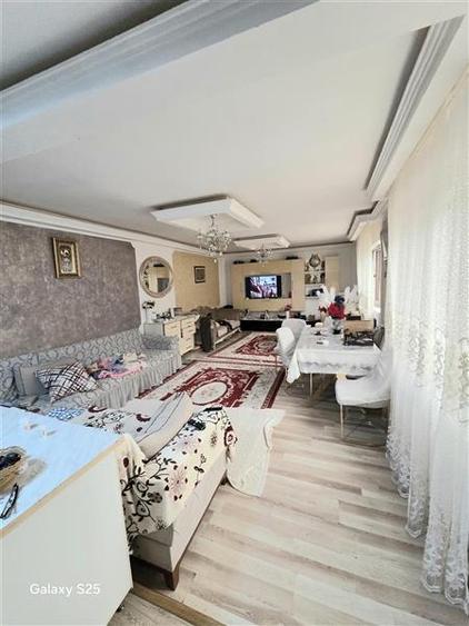 Casă individuală cu 6 camere cu Canalizare în Casa de Cultură