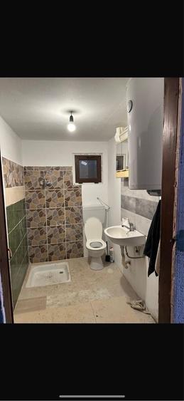 Casă cu 3 camere în Poiana Mărului