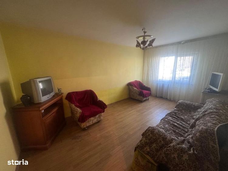 Apartament cu 3 camere decomandat în Dacia