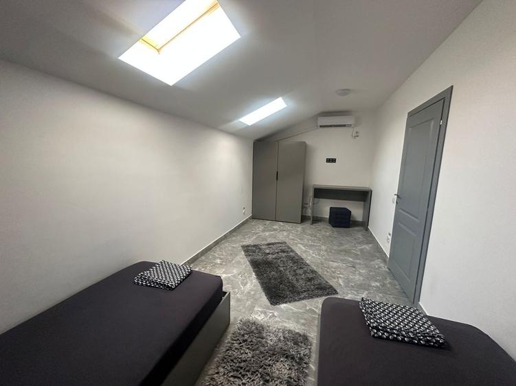 Casă individuală cu 5 camere cu Canalizare în Central