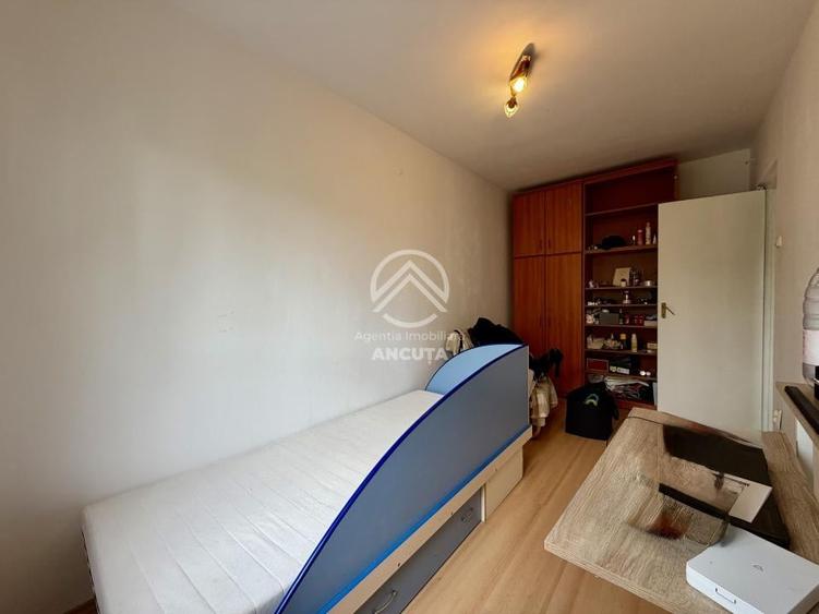 Apartament cu 3 camere semidecomandat în Mănăștur