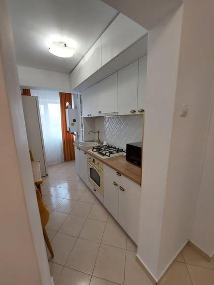 Apartament cu 2 camere decomandat, mobilat în Podul de Fier