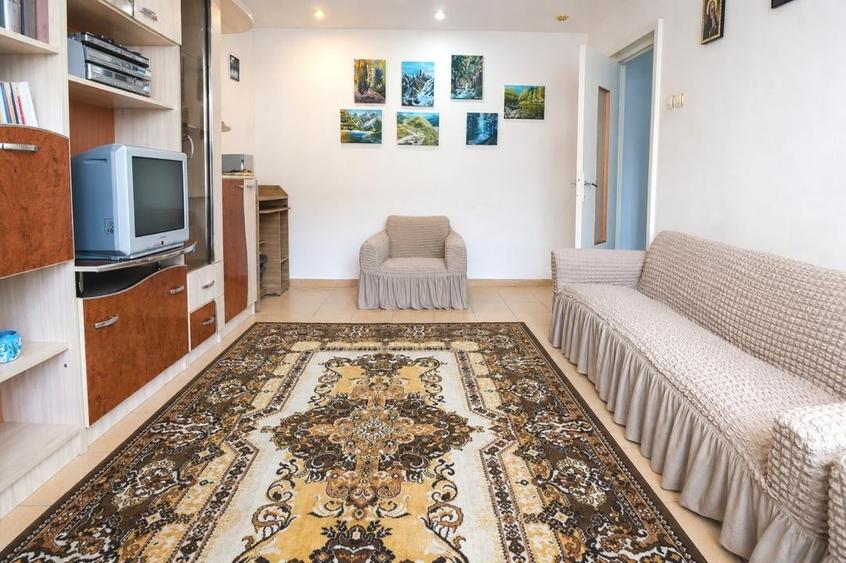 Apartament cu 2 camere decomandat, mobilat în Central