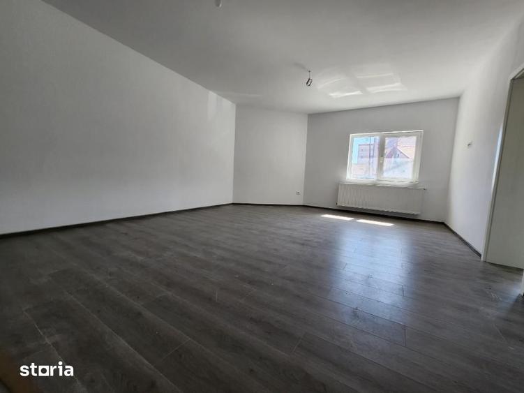 Spațiu comercial, de 242 mp, în Central