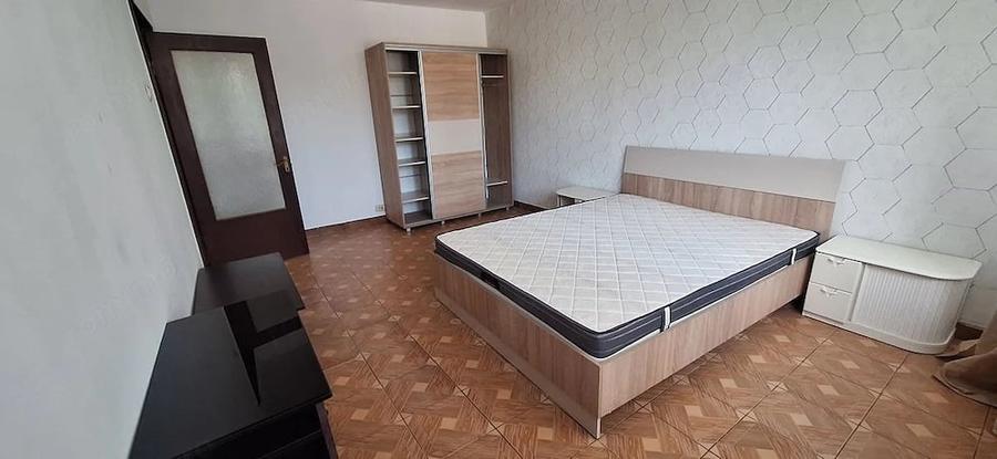Garsonieră decomandată în Brâncoveanu