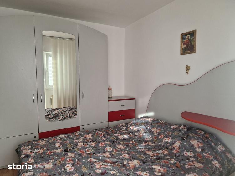 Apartament cu 3 camere decomandat în Peneș Curcanul