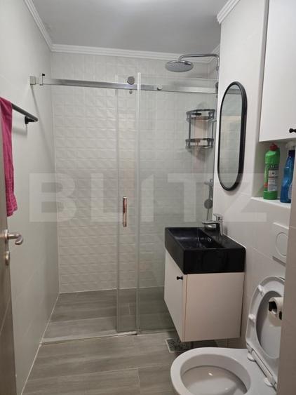 Apartament cu 3 camere decomandat, mobilat în Micro 16