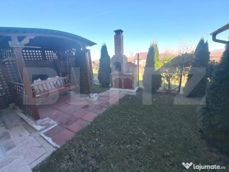 Casă cu 6 camere cu Teren 330 Mp în Central