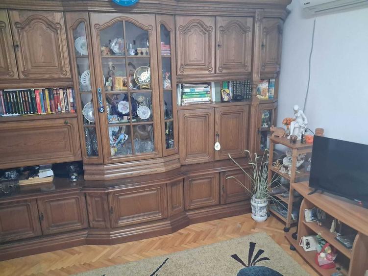 Apartament cu 3 camere decomandat în Dorobanți
