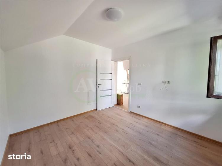 Casă cu 4 camere cu Teren 470 Mp în Republicii