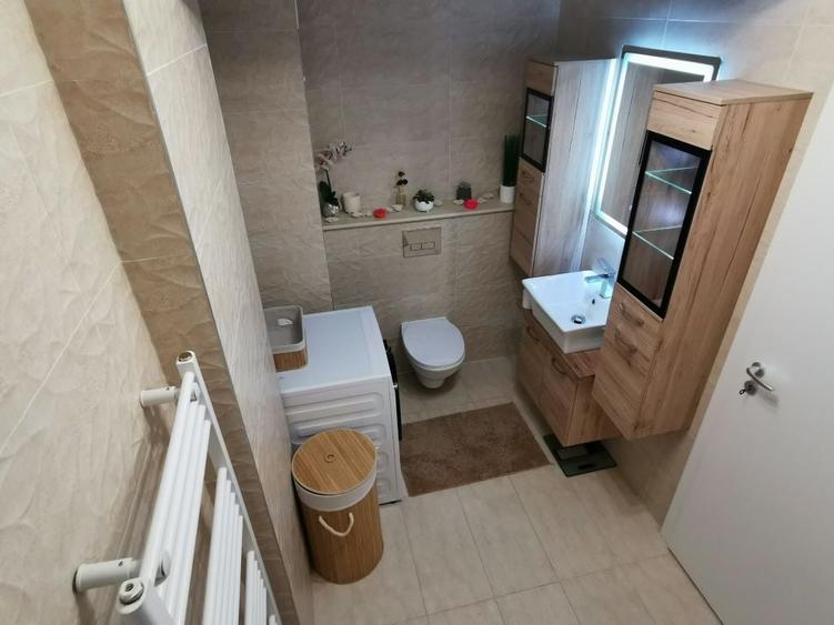 Apartament cu 2 camere semidecomandat în Florești