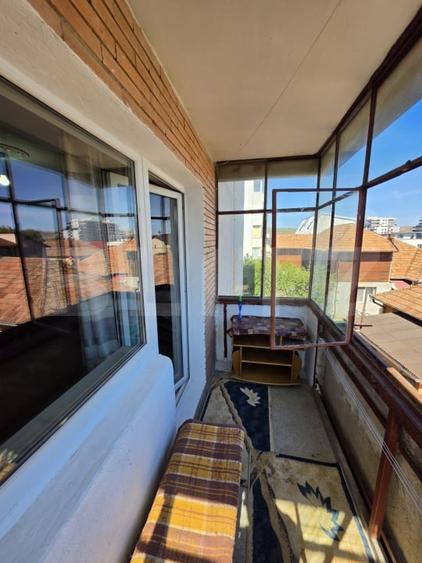 Apartament cu 2 camere decomandat, mobilat în Între Lacuri