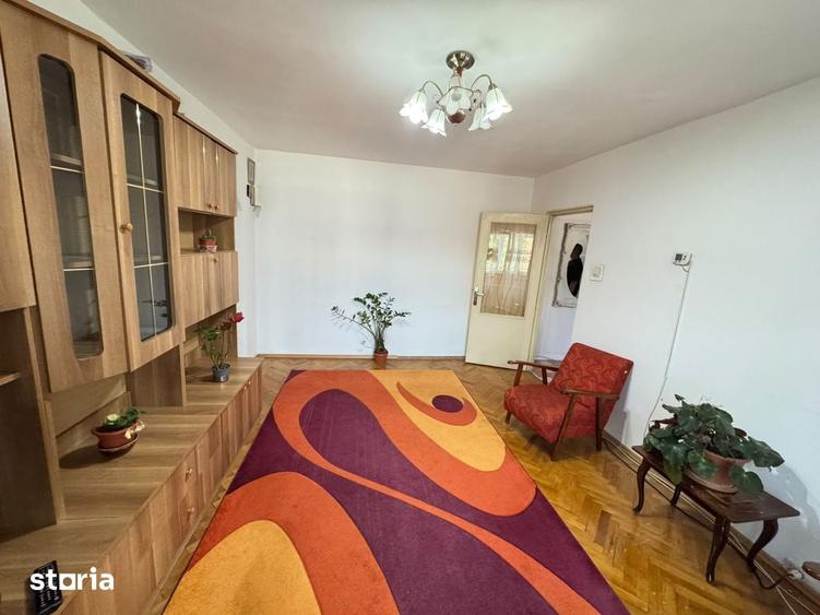 Apartament 2 camere, balcon, etaj 1, Lunca Ceta?uii, blocuri - 4