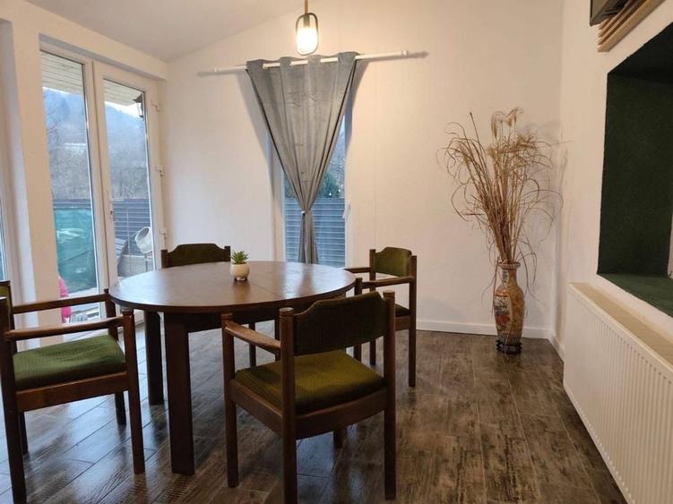 Casă cu 3 camere în Văliug