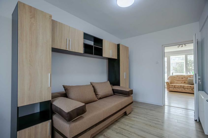 Apartament cu 3 camere semidecomandat în Ultracentral