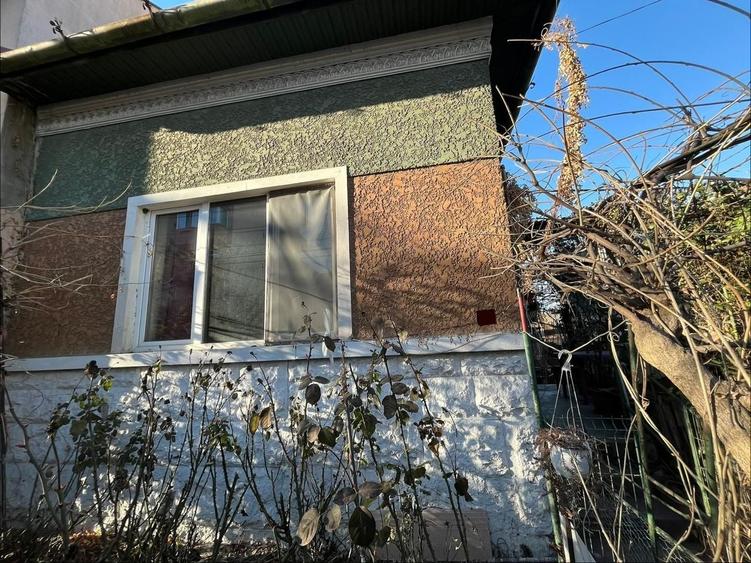 Casă individuală cu 2 camere cu Canalizare în Mărăști