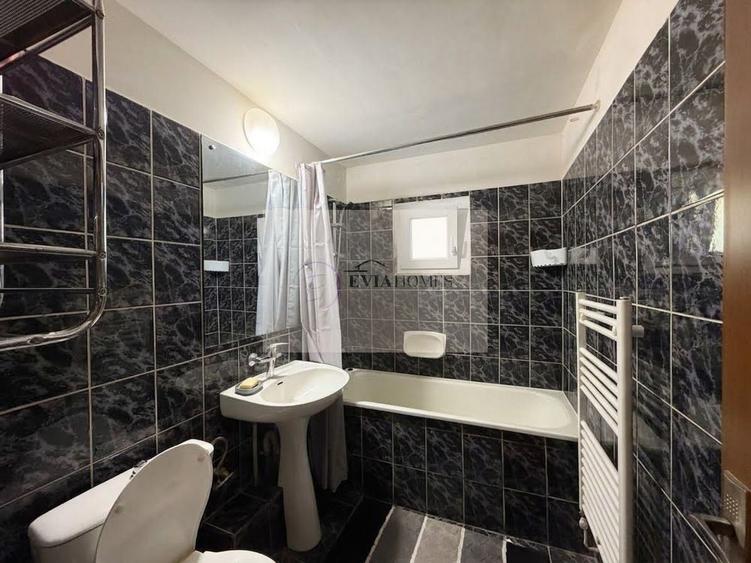 Apartament cu 3 camere decomandat în Plopilor