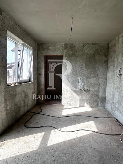 Casă individuală cu 3 camere cu Canalizare în Leș
