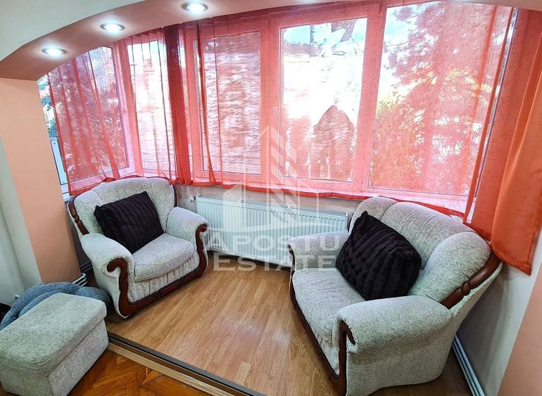 Apartament cu 2 camere semidecomandat, mobilat în Boul Roșu