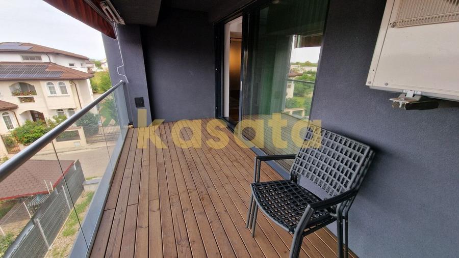 Apartament cu 4 camere semidecomandat în Sisești