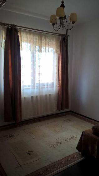 Apartament cu 3 camere decomandat în 1 Mai