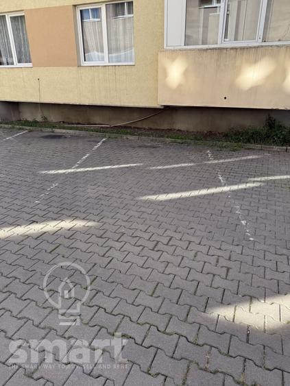Apartament cu 2 camere semidecomandat, mobilat în Florești