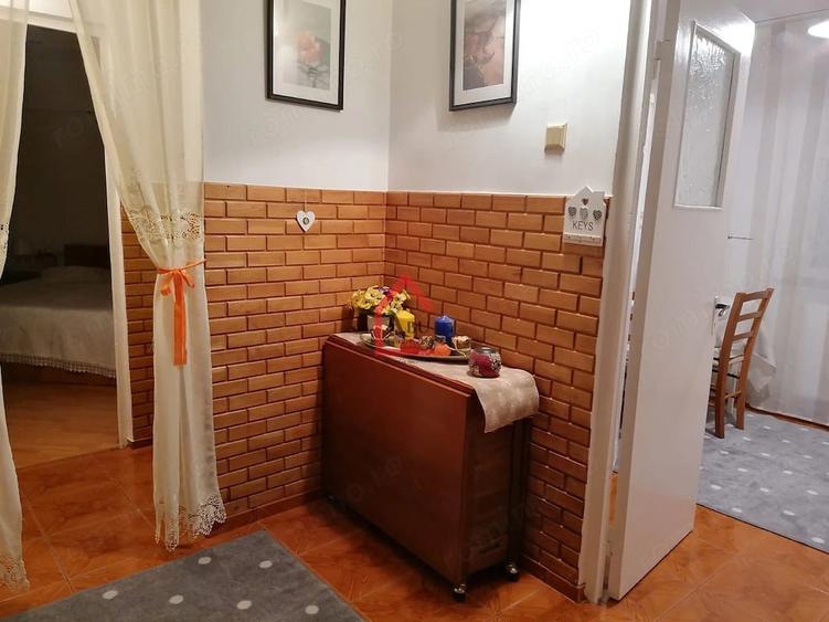 Apartament cu 2 camere decomandat în Filiași