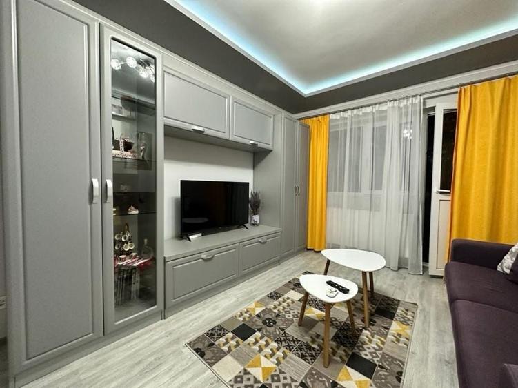Apartament cu 2 camere decomandat în Solidarității