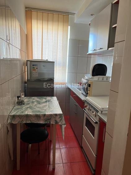Garsonieră confort I, ultracentral Ploiești – renovată, mobilată