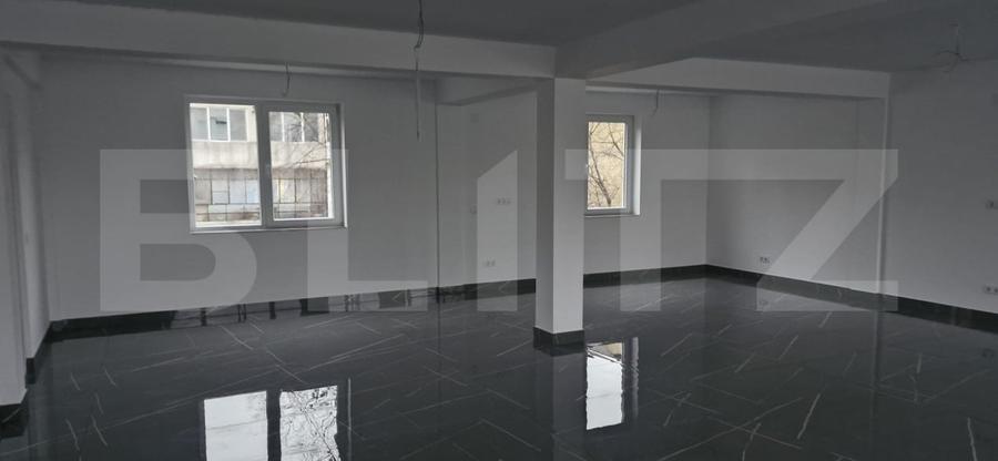 Spațiu comercial, de 100 mp, în Găești
