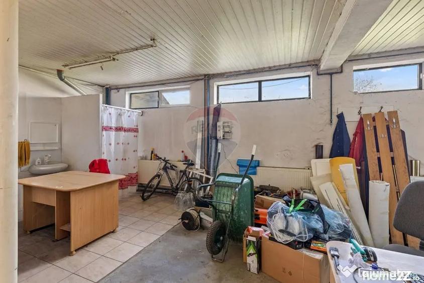 Spațiu comercial, de 412 mp, în Aradul Nou