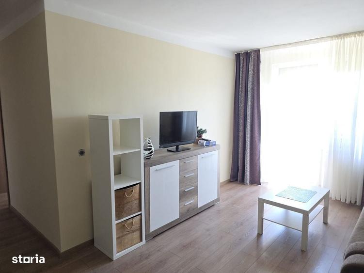 Apartament cu 3 camere în Cetate