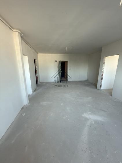 Apartament cu 2 camere semidecomandat în Florești