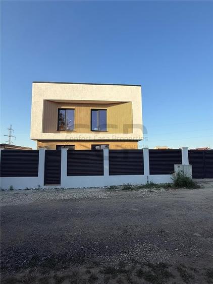 Casă cu 4 camere cu Teren 200 Mp în Pantelimon