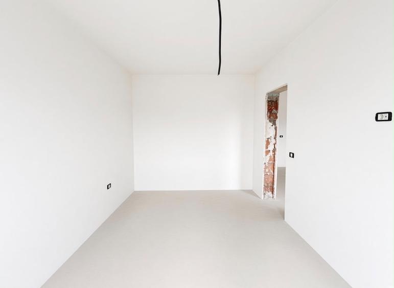 Apartament cu 2 camere semidecomandat în Sânpetru