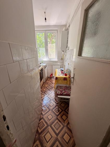 Apartament cu 3 camere semidecomandat în Micro 19