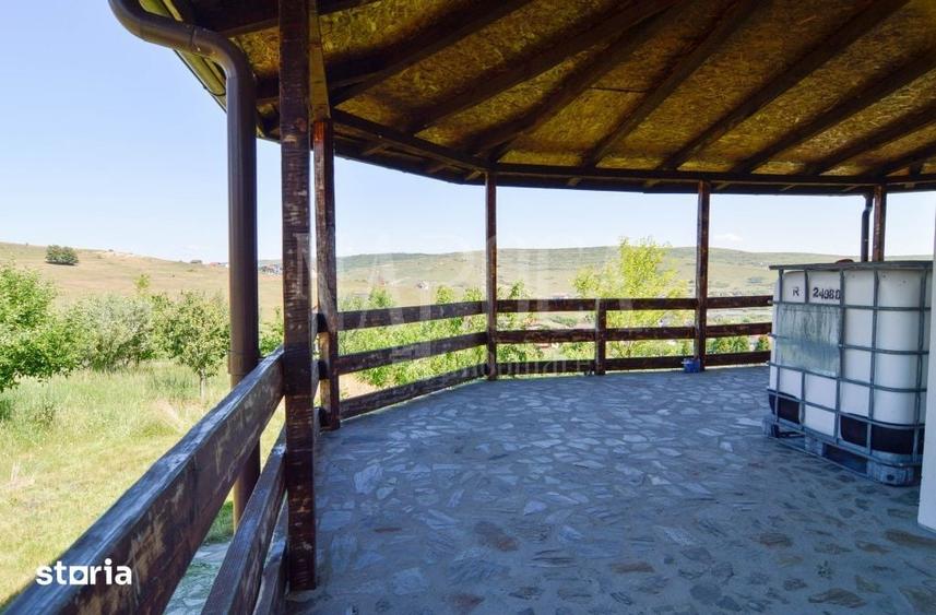 Casă cu 5 camere cu Teren 1100 Mp în Central