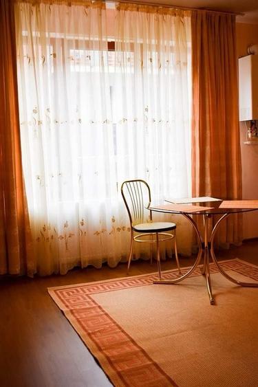 Apartament cu 2 camere semidecomandat în Florești