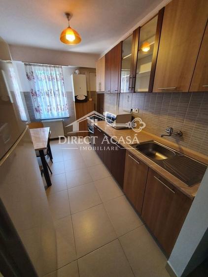 Apartament cu 3 camere decomandat în Tudor