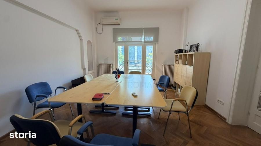 Casă cu 10 camere cu Teren 500 Mp în Floreasca