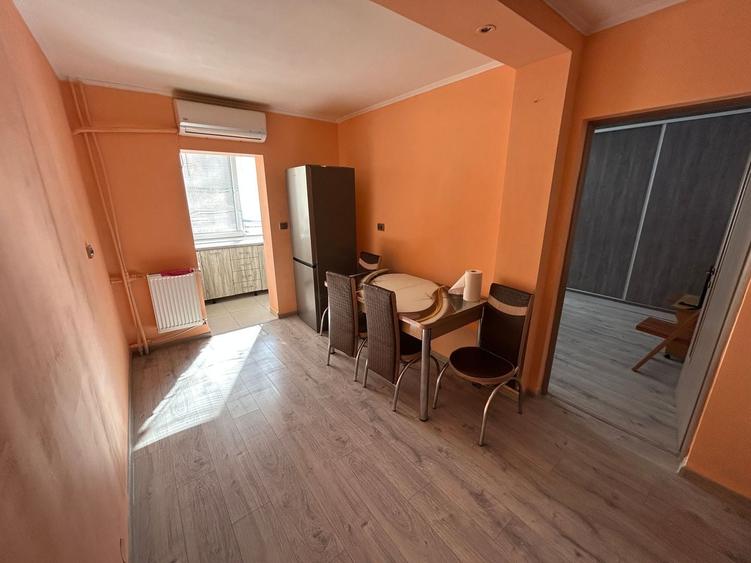 Apartament cu 3 camere decomandat în Iosia